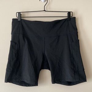 Athleta Ultimate Stash II 7" Short